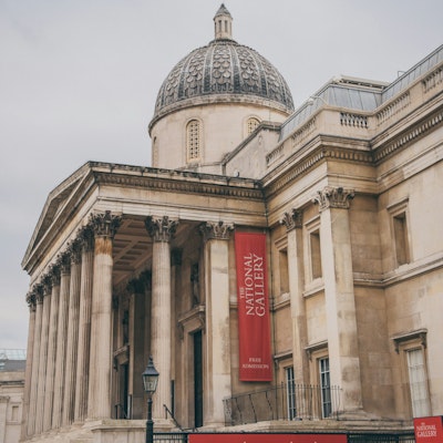 Photo of The National Gallery, a domed classical building.