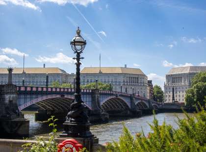 Photo of lambeth bridge with a lamp in the foreground