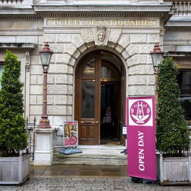 A picture of the entrance to the Society of Antiquaries at Burlington House