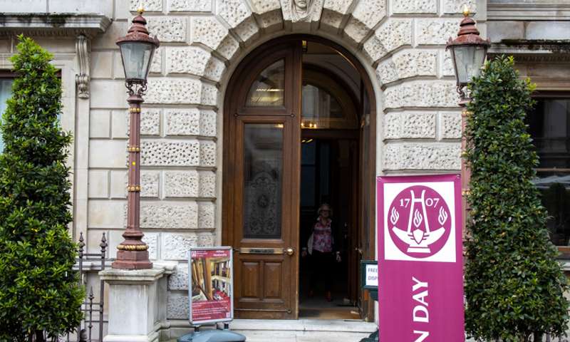 A picture of the entrance to the Society of Antiquaries at Burlington House