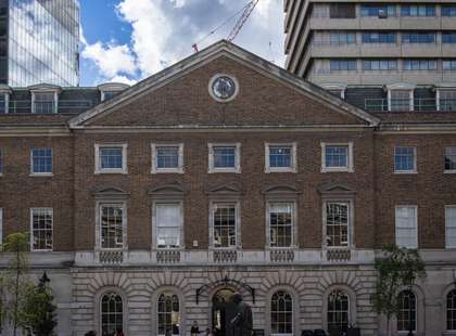 Photo of the front of the science gallery, a neoclassical brick building