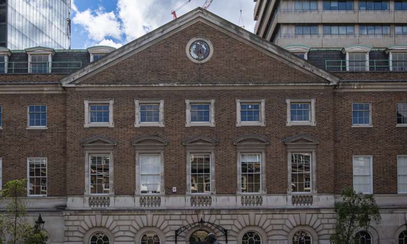 Photo of the front of the science gallery, a neoclassical brick building