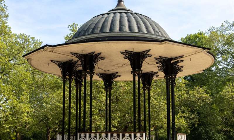 Photo showing the bandstand in Southwark Park